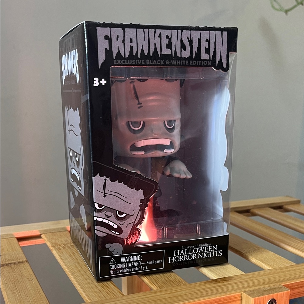 Frankenstein Exclusive Black & White Edition Figure